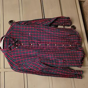 Vineyard Vines men's button down. Size Medium. Holiday. Slim fit WHALE SHIRT.